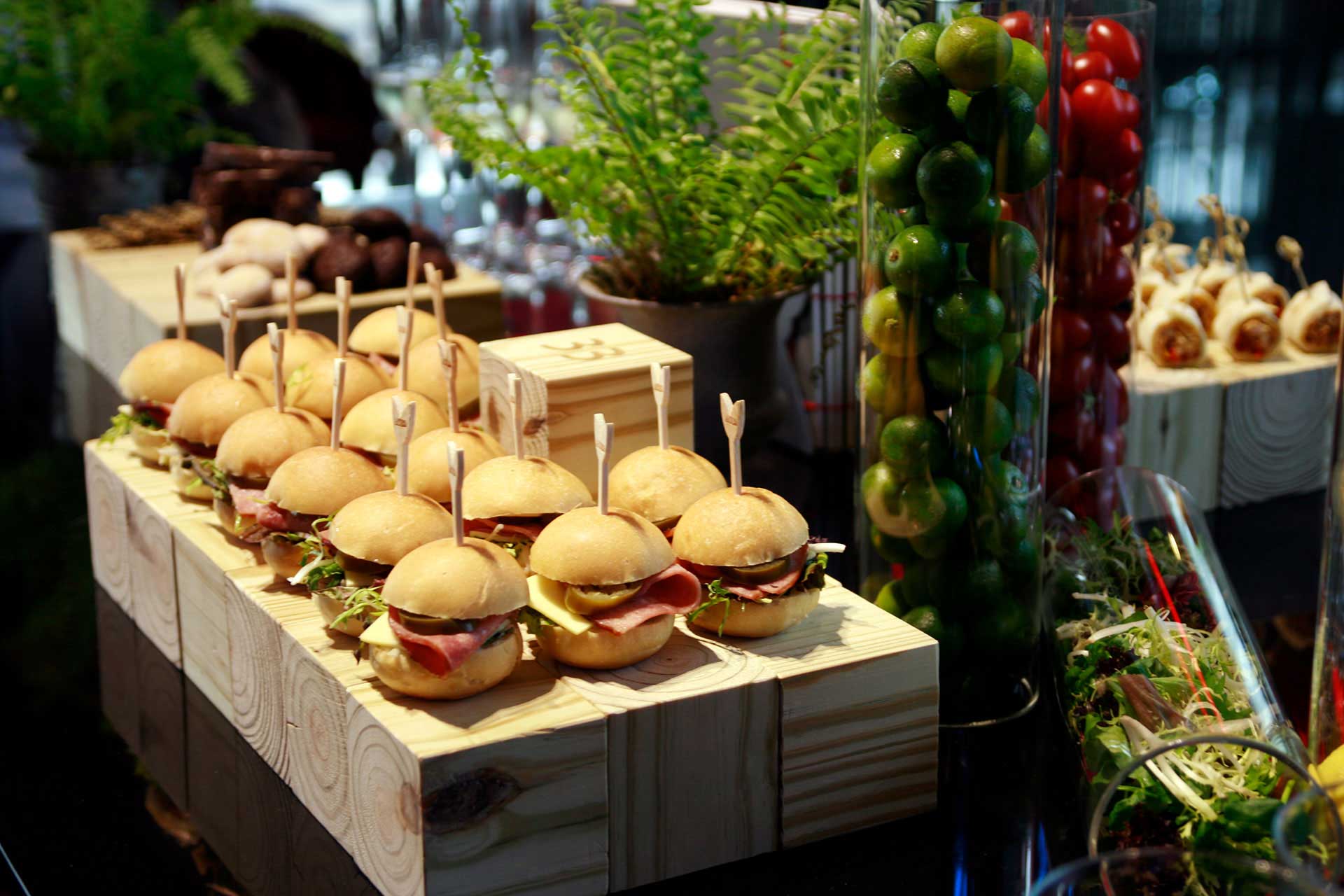 dining_04_09